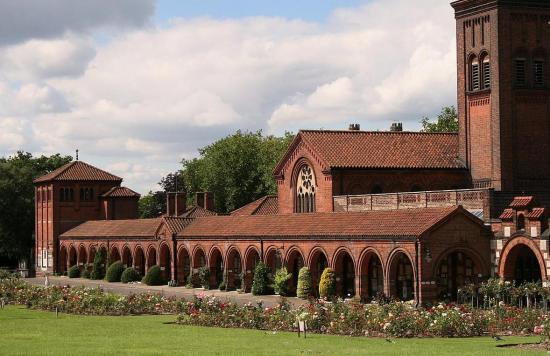 Golders-Grenn-Crematorium.jpg