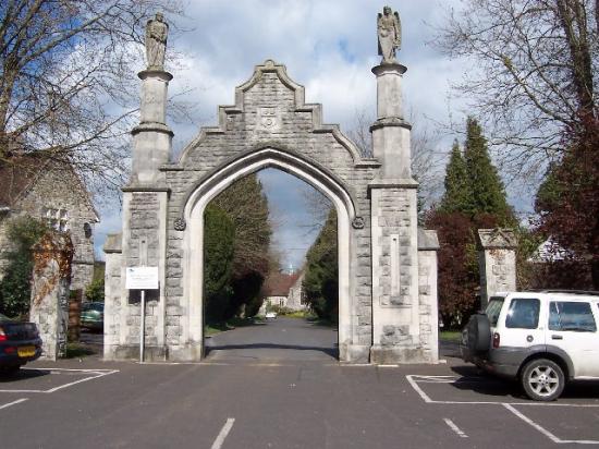 Hollybrook-cemetery.jpg