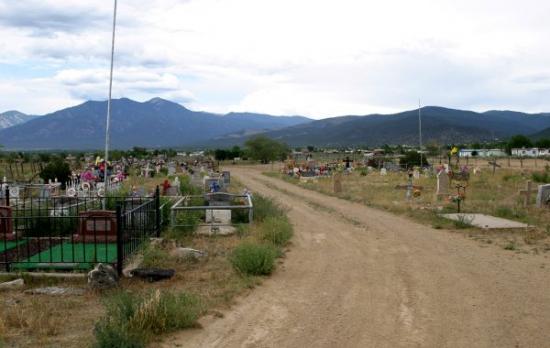 Jesus-Nazareno-cemetery-Ranchos-de-Taos-New-M.jpg