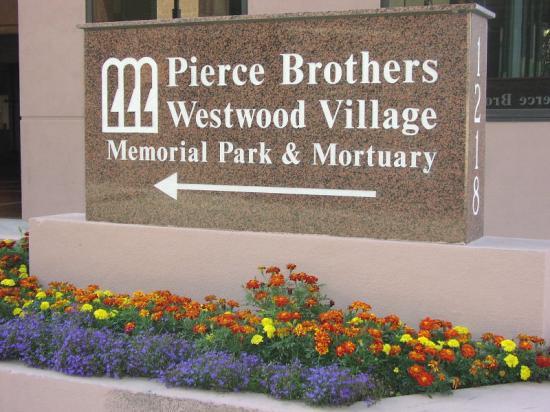 Pierce-Brothers-Westwood-Village-Memorial-Par.jpg