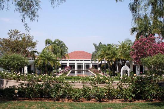 richard-nixon-library.jpg